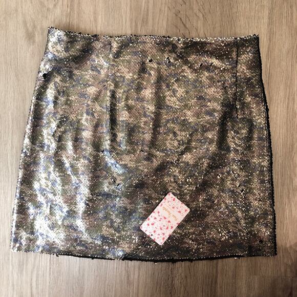Free People Women's Black/Green Camo Reverse Sequin Stretch Mini Skirt sz 0 - Picture 8 of 8
